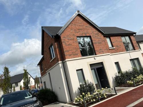 Dublin Casa | 3 bed rooms Vip family house