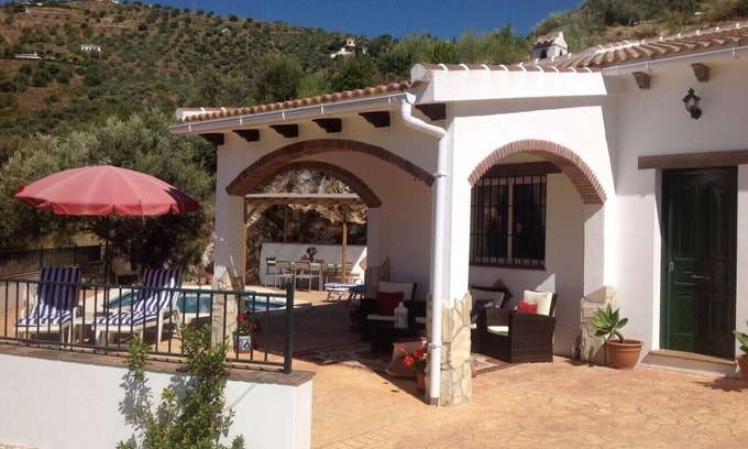 Canillas de Albaida Villa | Villa de 3 dormitorios con fantásticas vistas.