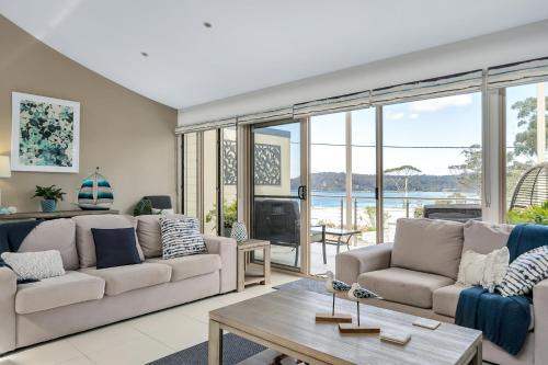 Denhams Beach Casa | 3-Bed with Beach Views and Entertainment Area