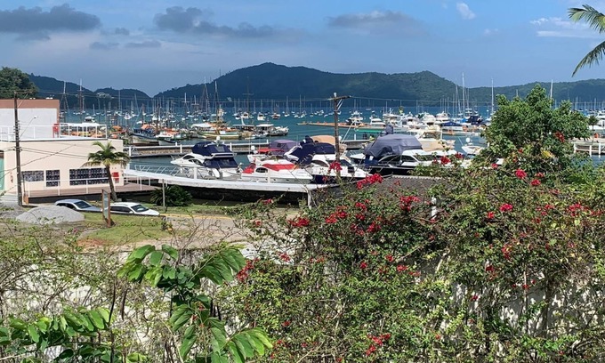 Saco da Ribeira Casa | 3-bedroom house in charming Saco da Ribeira Ubatuba with AC, WiFi, front water