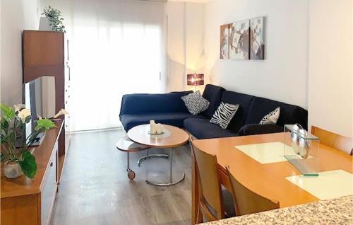 Sant Carles de la Rapita Apartamento | 3 Bedroom Cozy Apartment In La Ràpita