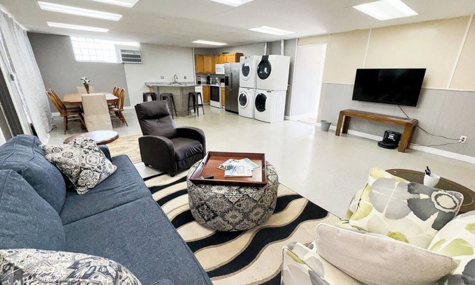 Anchor Bay Harbor Apartamento | 3 bedroom, 1.5 bath Ranch Style Unit, Ground Floor, Sleeps 8, Boat Launch