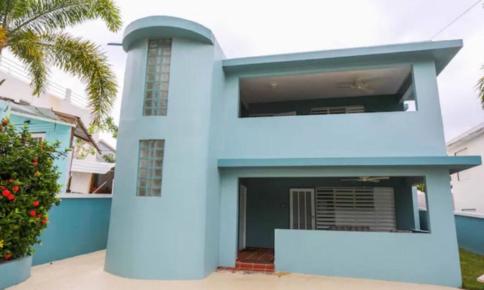 Aguacate Apartamento | 3-Bedroom, 1-Bathroom Apartment at Shacks Beach. Beach access footsteps away.