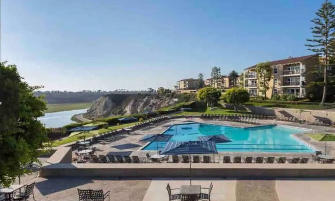 Santa Ana Heights Casa | 3 bedroom 1600sqft Beauty near Newport Beach and Fashion Island