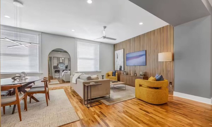 Walnut Hills Apartamento | 3 Bedroom 2 Bath Art Deco View