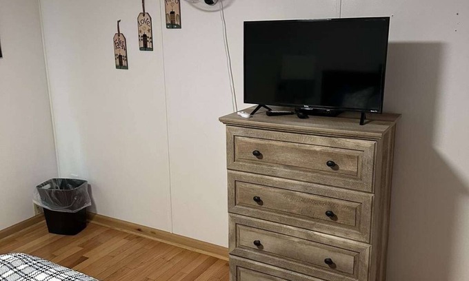 Henlawson Casa | 3-bedroom 2-bath house in Chapmanville with washer/dryer, Fire pit, Work area