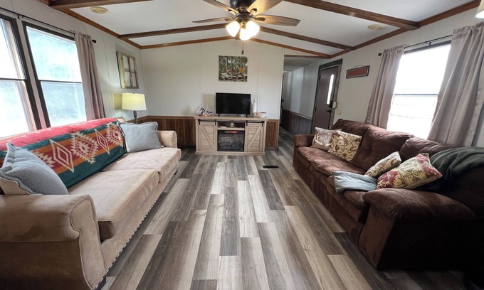 Neodesha Casa | 3-bedroom 2-bath home in tranquil Neodesha with AC, WiFi