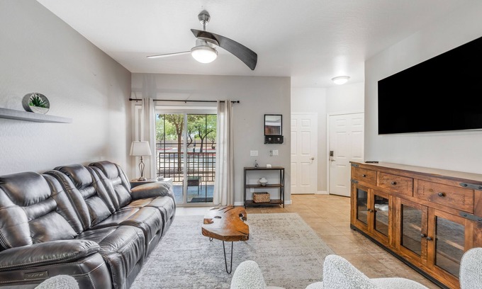 East Mesa Condominio | 3-bedroom 2- bathroom First Floor Condo With Two Sparkling Pools and Spas