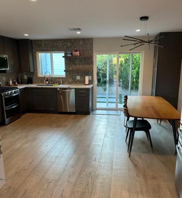 Westchester Casa | 3 bedroom 2 bathroom stylish and modern home in Marina Del Rey