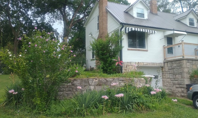 Waldron Casa | 3-bedroom, 2 full baths home, centrally located