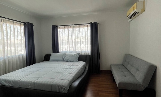 Bang Lamung Casa | 3-bedroom 2 story house in Pattaya , Thailand with AC, WiFi. Relax and unwind