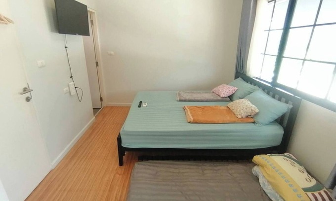 Pathum Thani Casa | 3-bedroom 3-bathroom townhome in the Suburbs of Bangkok with Club Pool&Gym
