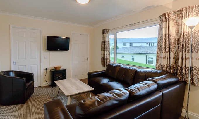 Aberaeron Chalet De Esquí | 3 bedroom accommodation in Gilfach-Yr-Halen
