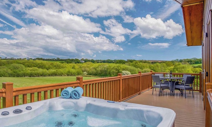 Hewas Water Chalet De Esquí | 3 bedroom accommodation in Nr St Austell