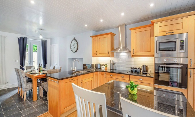 Caernarfon Cabaña | 3 bedroom accommodation in Betws Garmon