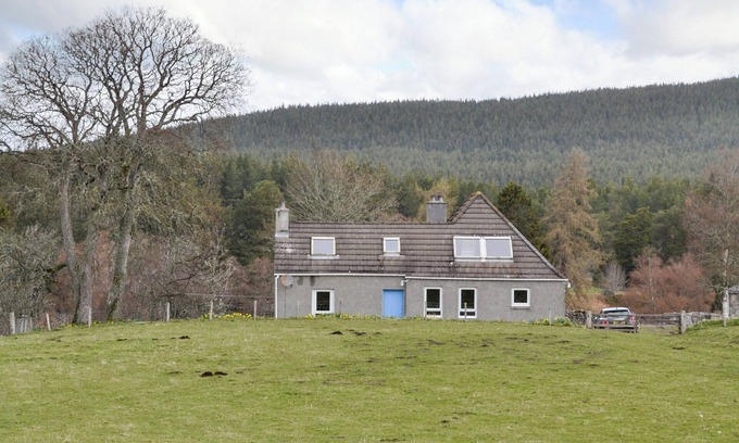 Nethy Bridge Cabaña | Large detached family home in rural setting with stunning views and plenty of open space.