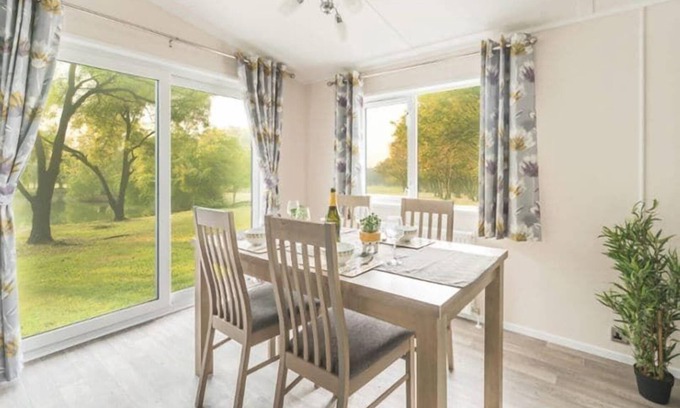 Selsey Cabina | 3 bedroom accommodation in Selsey, Chichester