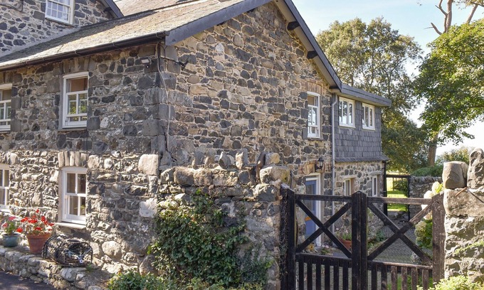 Llwyngwril Cabaña | 3 bedroom accommodation in Llwyngwril, near Barmouth