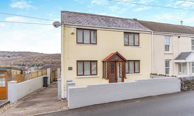 Margam Cabaña | Alojamiento de 3 habitaciones en Pontardawe