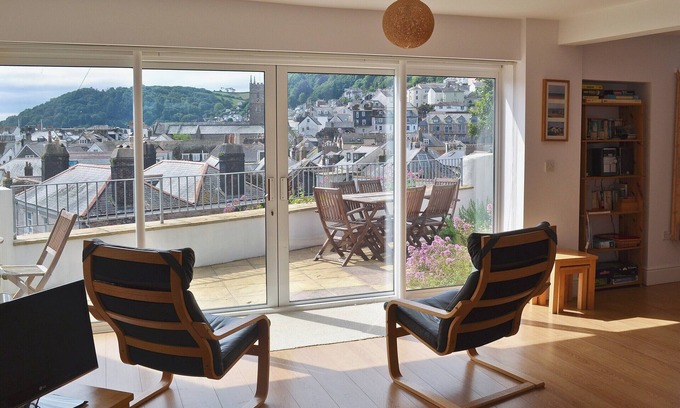 Dartmouth Cabaña | 3 bedroom accommodation in Market, Clarence & Sandquay