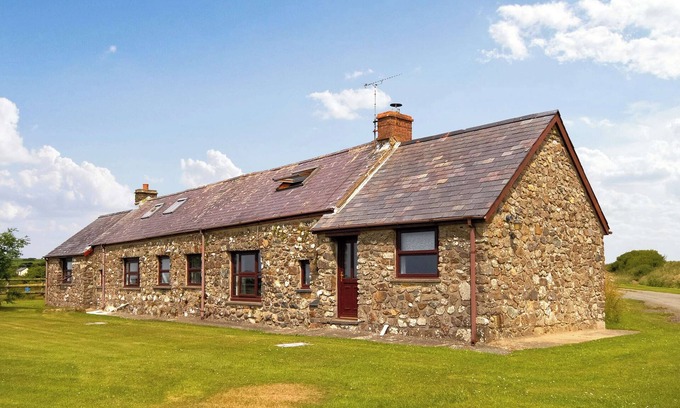 Haverfordwest Cabaña | Traditional farm cottage set in the rolling countryside of Pembrokeshire.