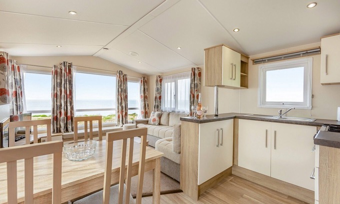 Bridport Casa | 3 bedroom accommodation in Burton Bradstock, Bridport