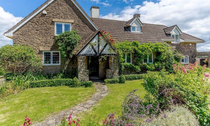 Ross-on-Wye Cabina | 3 bedroom accommodation in Whitchurch, near Monmouth