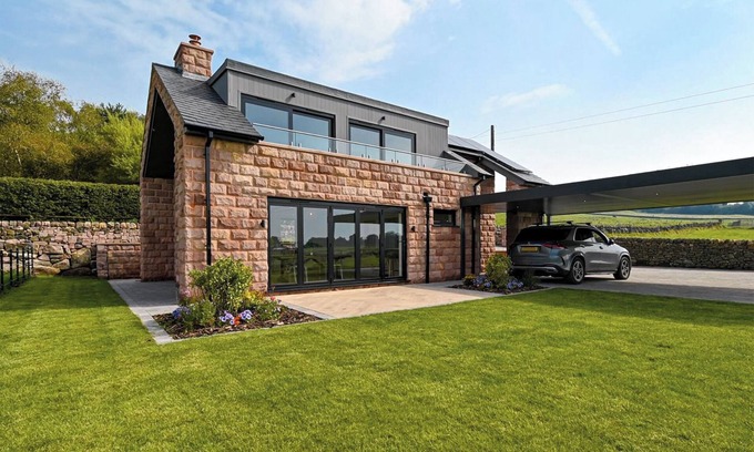 Tunstall Cabaña | 3 bedroom accommodation in Biddulph, near Stoke-on-Trent