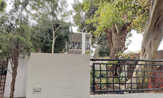 Nedlands Apartamento | Alojamiento de 3 dormitorios cerca de UWA y hospitales.