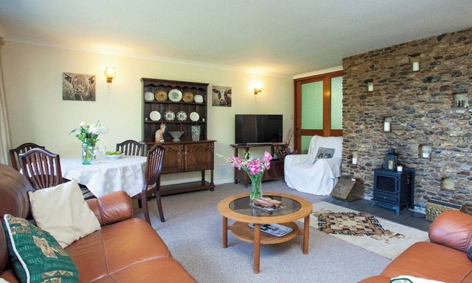 Colyton Cabaña | 3 bedroom accommodation in Colyton