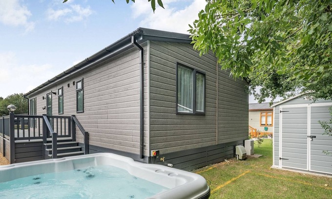 Yaxham Cabina | 3 bedroom accommodation in Yaxham, Dereham