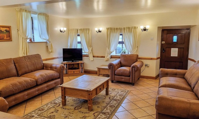 Leek Cabaña | An ideal base for a family holiday located within a 10-minute drive from Alton Towers.