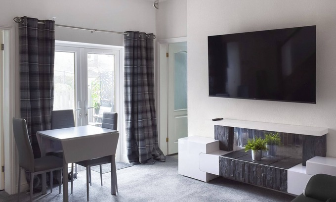 Girvan Cabaña | 3 bedroom accommodation in Girvan