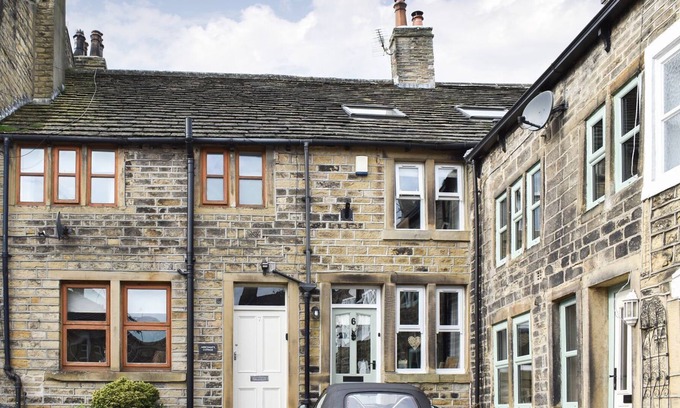Honley Cabaña | 3 bedroom accommodation in Honley, near Holmfirth