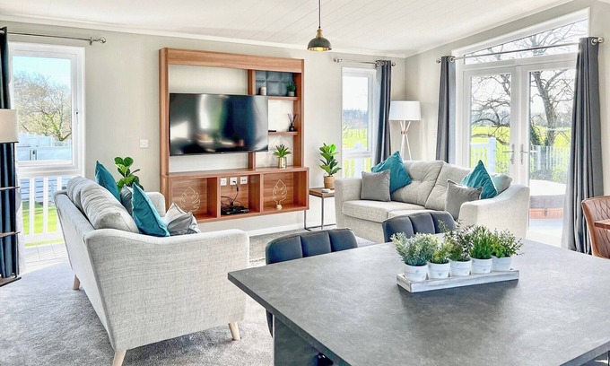St. Florence Cabina | 3 bedroom accommodation in St Florence, Tenby