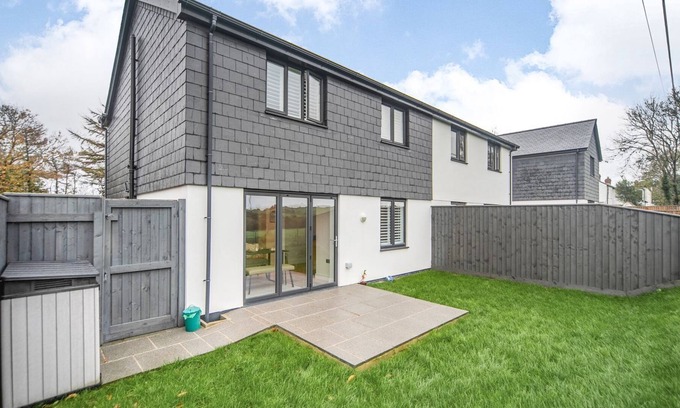 Truro Cabina | 3 bedroom accommodation in Chasewater, near Truro