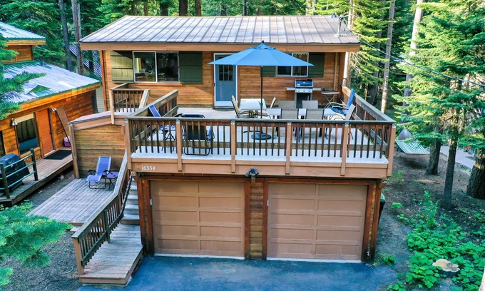 Donner Lake Woods Casa | 3. 5 habitaciones, 2 baños, capacidad para 8 personas. West End de Donner Lake DLR # 059