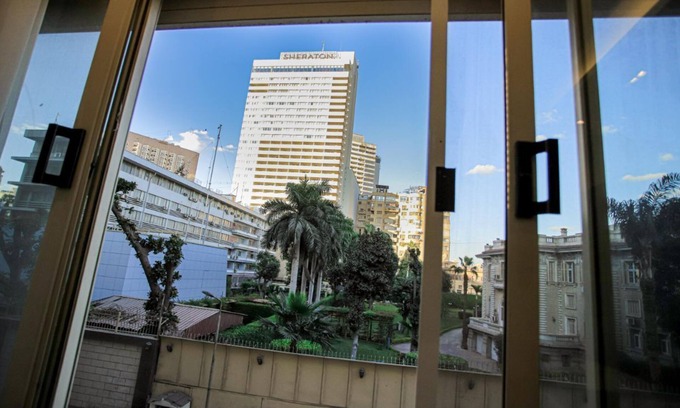 Al Duqqi Apartamento | 3-bedroom apartment in lovely Giza Governorate with AC, WiFi and nile view
