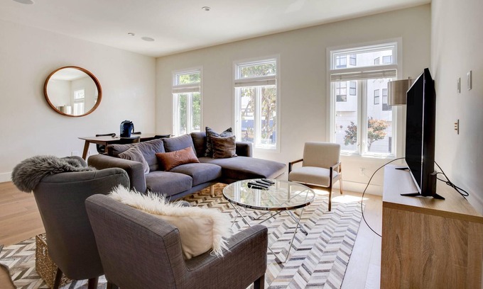 Nob Hill Apartamento | 3 Bedroom Apartment in Upscale Neighborhood