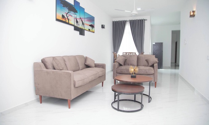 Pamankada West Casa | 3 Bedroom Apartment in Colombo 06 - Near Shops, Dining & Attractions