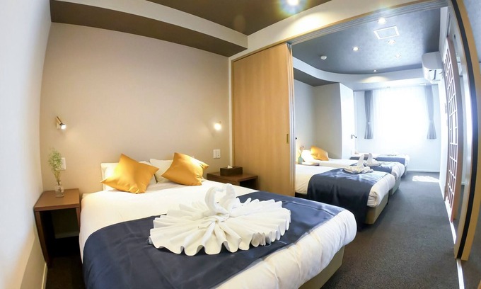 Naniwa Hotel | 3 Bedroom apartment - Three Bedroom Apartment / Osaka Ōsaka