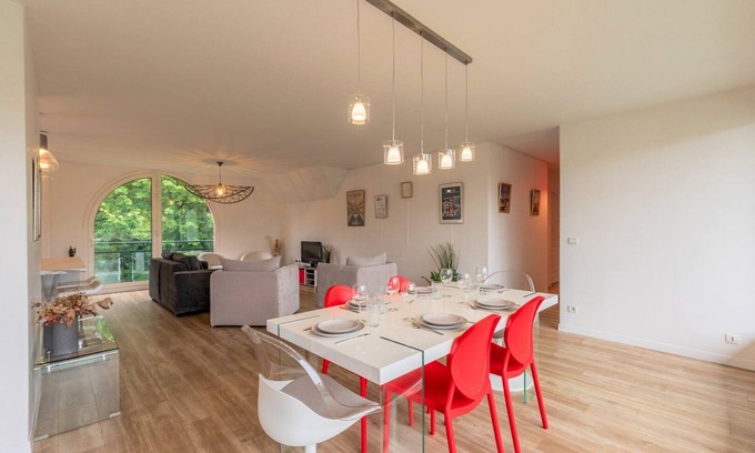 Croix Apartamento | 3 bedroom apartment w/ private parking and terrace