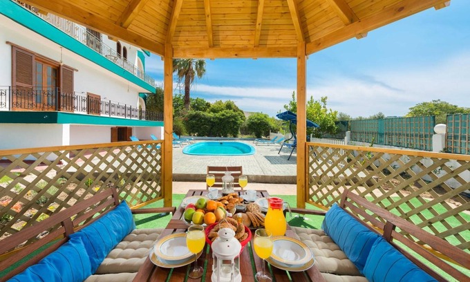 Kalavarda Apartamento | Apartamento de 3 dormitorios con piscina privada, vistas al mar, Wi-Fi y aire acondicionado