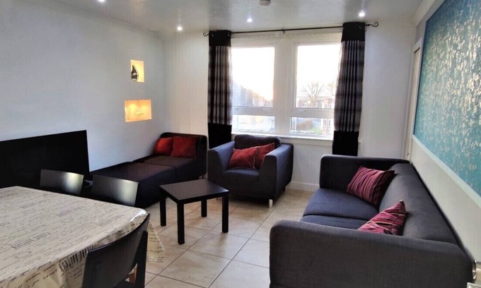 Renfrew Apartamento | Apto de 3 habitaciones. Virgin internet 100 Mbps, Virgin Tv, Netflix y estacionamiento gratuito
