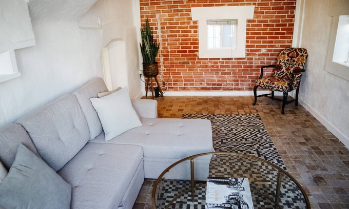 Congress Park Casa | 3 Bedroom Basement Bungalow next to Cheeseman Park