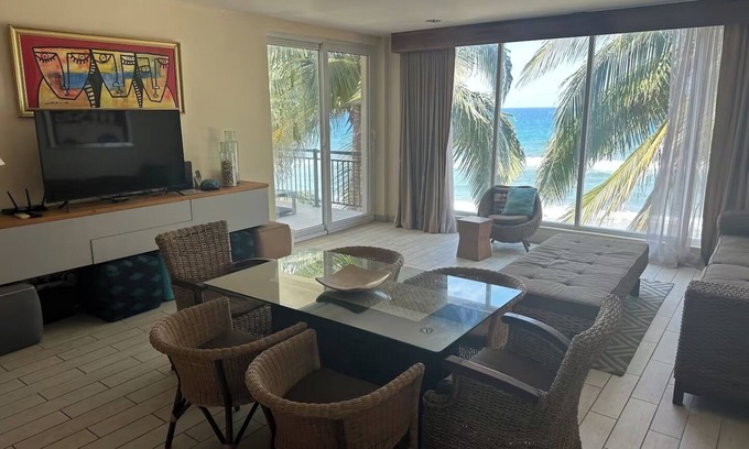 El Triunfo de La Cruz Apartamento | 3 Bedroom Beach Front Apartment at Playa Escondida Beach Club
