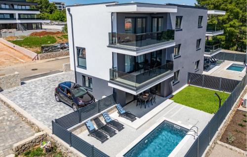 Krk Apartamento | 3 Bedroom Beautiful Apartment In Krk
