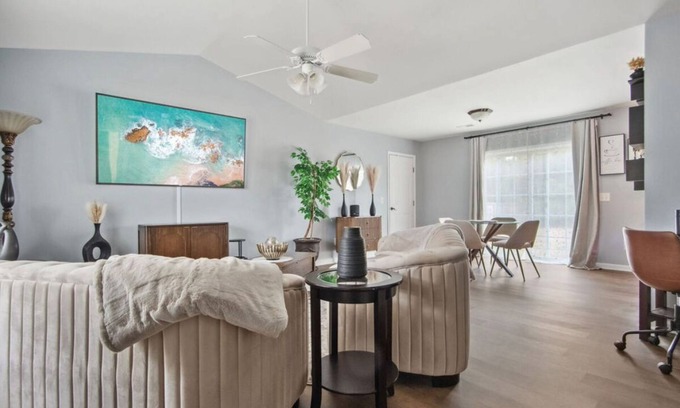 Richlands Casa | 3-bedroom beauty/a few minutes from the Jacksonville airport is waiting for you!