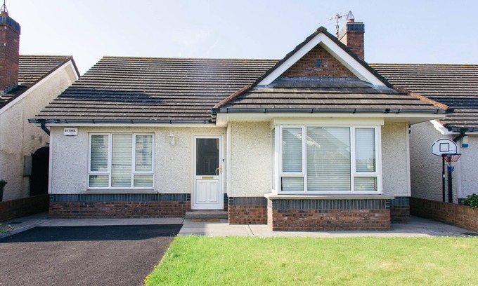 Bettystown Casa | Bungalow de 3 habitaciones, cerca de todos los servicios locales.