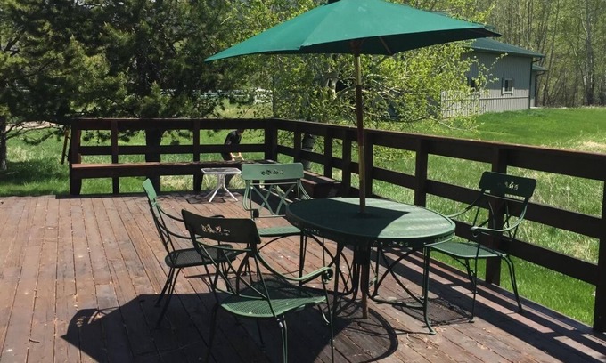 Bozeman Cabina | 3-bedroom cabin in beautiful Bridger Canyon